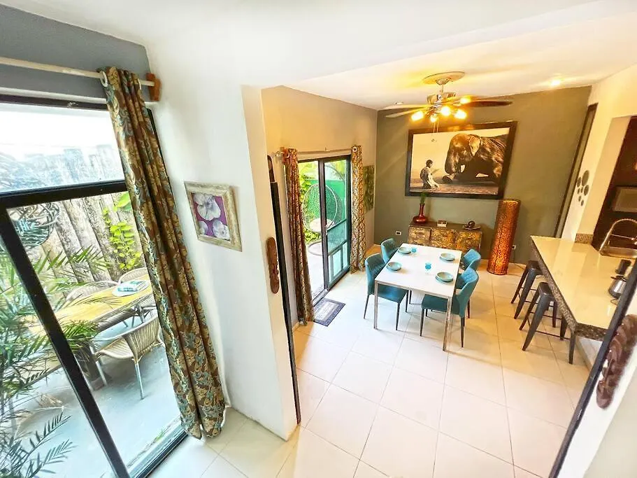 Beachside Oasis ! Spacious ½ Block From The Beach Пуэрто-Морелос