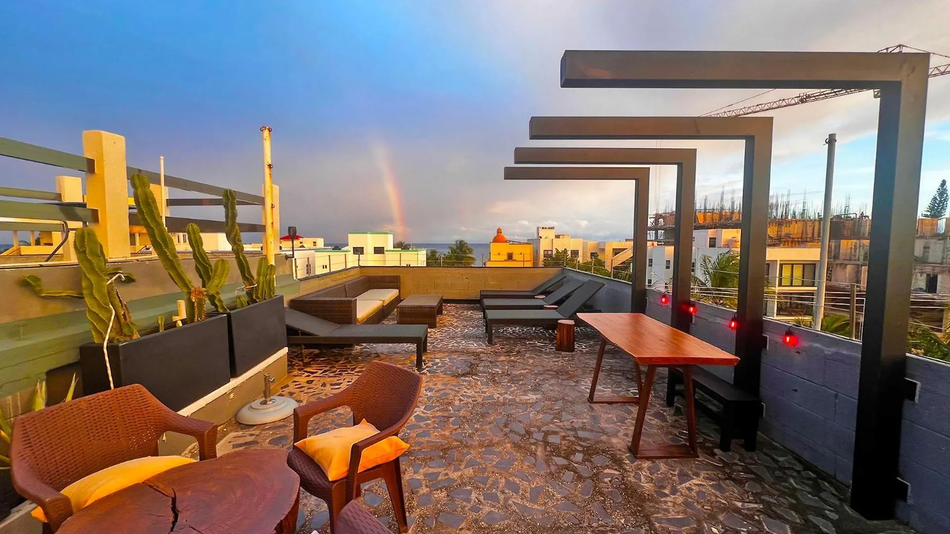 Апартаменты Beachside Oasis ! Spacious ½ Block From The Beach Пуэрто-Морелос Мексика