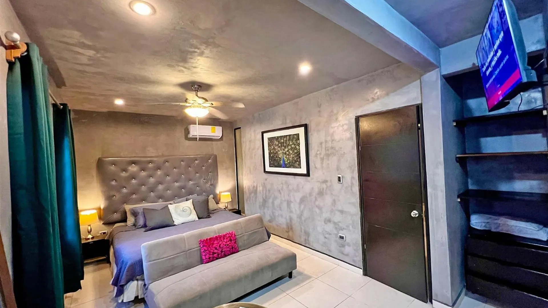 Апартаменты Beachside Oasis ! Spacious ½ Block From The Beach Пуэрто-Морелос Мексика
