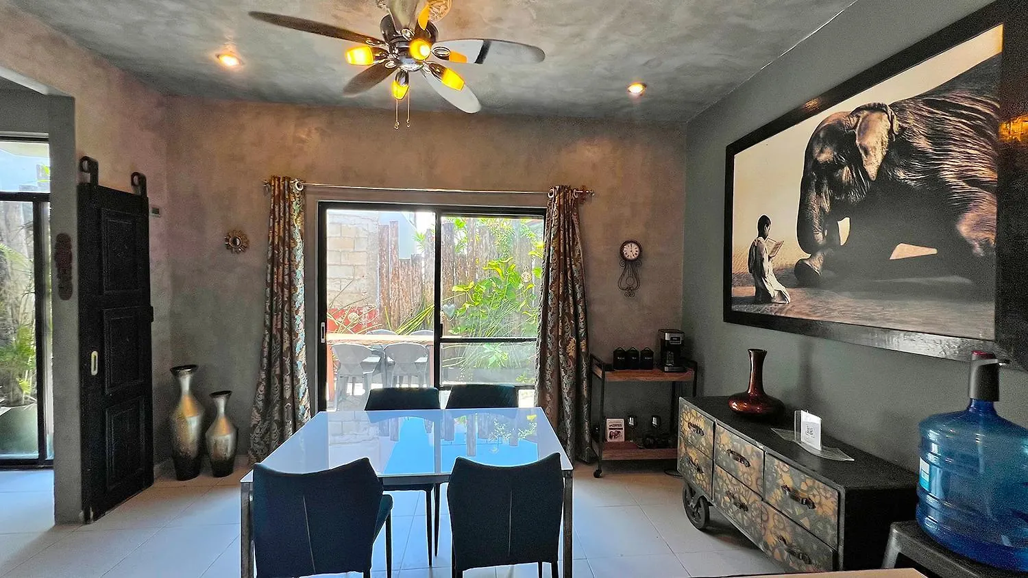 Beachside Oasis ! Spacious ½ Block From The Beach Пуэрто-Морелос
