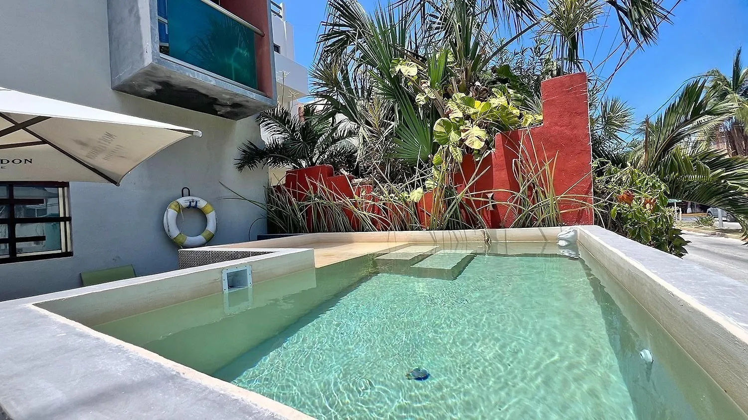 Beachside Oasis ! Spacious ½ Block From The Beach بويرتو موريلوس