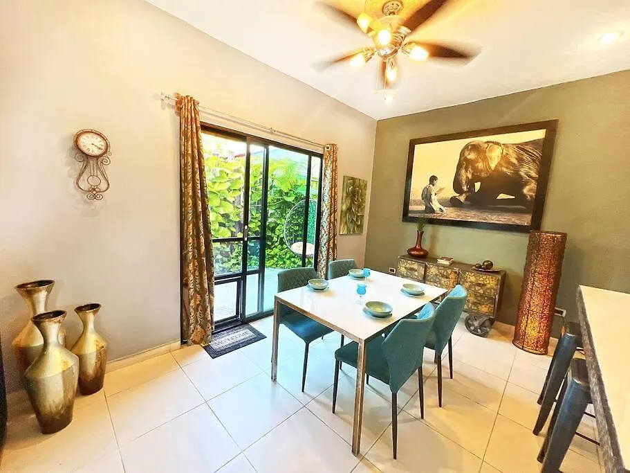 Beachside Oasis ! Spacious ½ Block From The Beach Puerto Morelos 0*,  Mexikó