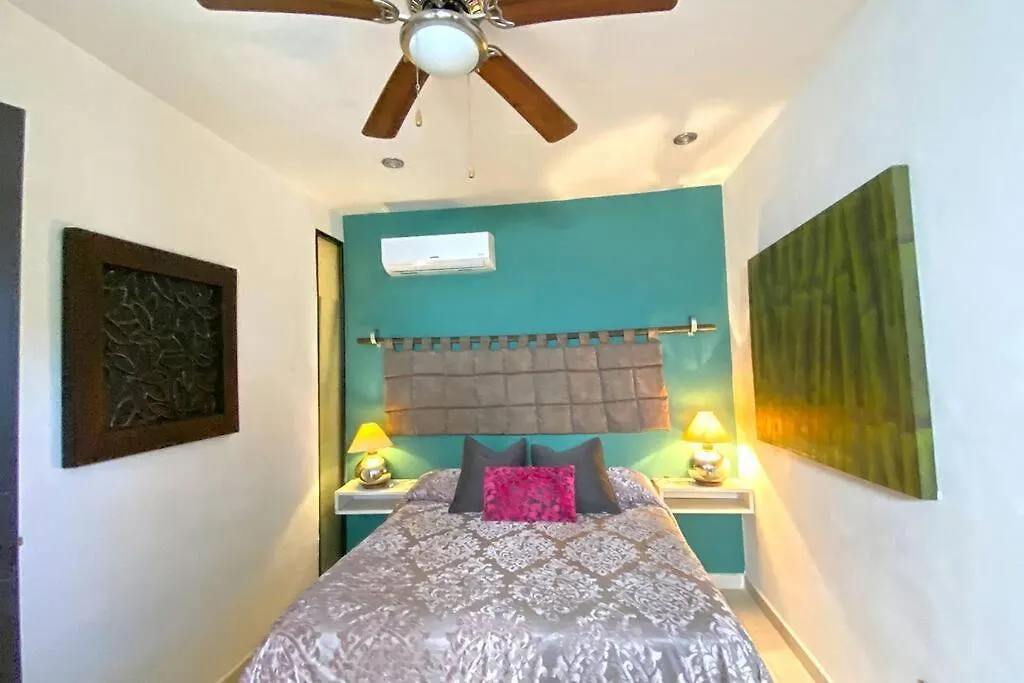 Apartman Beachside Oasis ! Spacious ½ Block From The Beach Puerto Morelos Mexikó